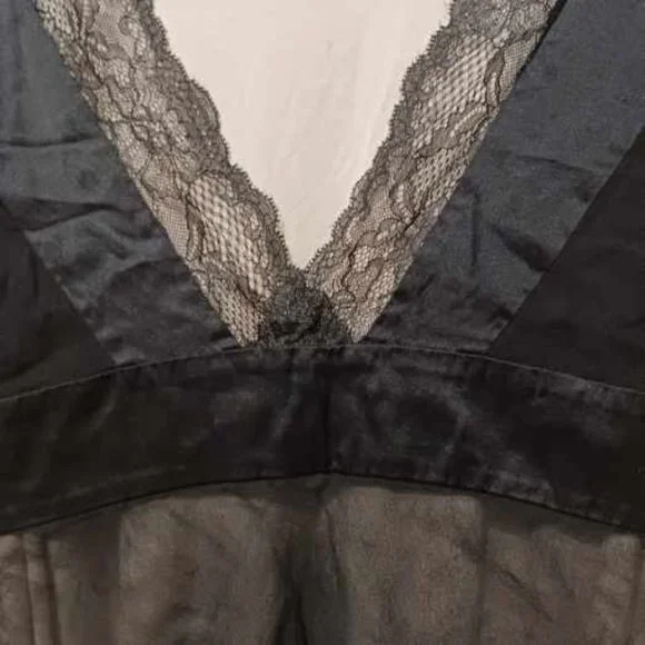 Diane von Furstenberg Black Silk V-neck sheer lace embellished blouse Sz 10 used - Picture 3 of 8